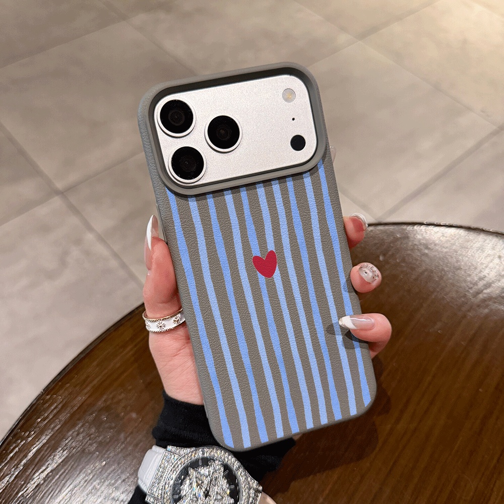 Vertical Stripes Hearts Phone  - Apple Iphone 15 Pro Max recension och pris